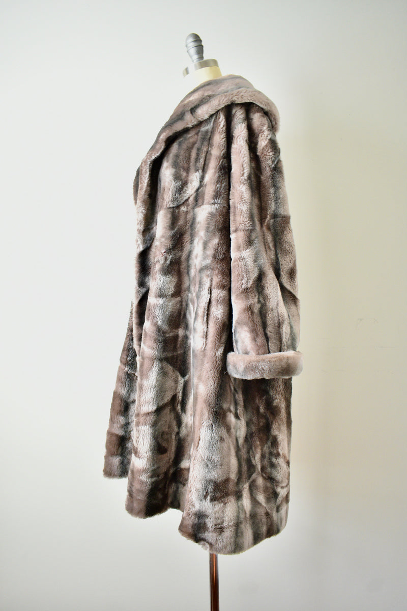 Vintage 1960s Gray Faux Fur Coat