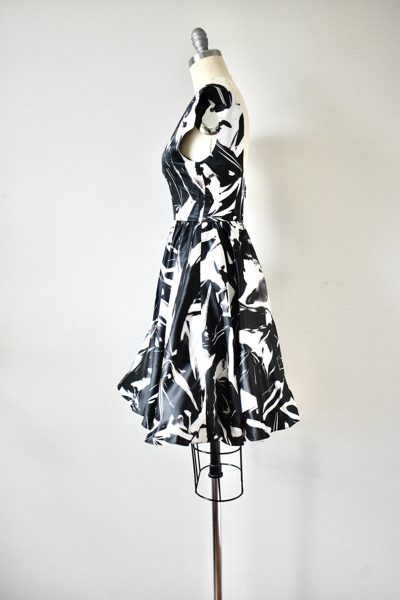 Alice & Olivia Black and White Dress Vintage World Rocks Alice & Olivia Black and White Dress Vintage World Rocks