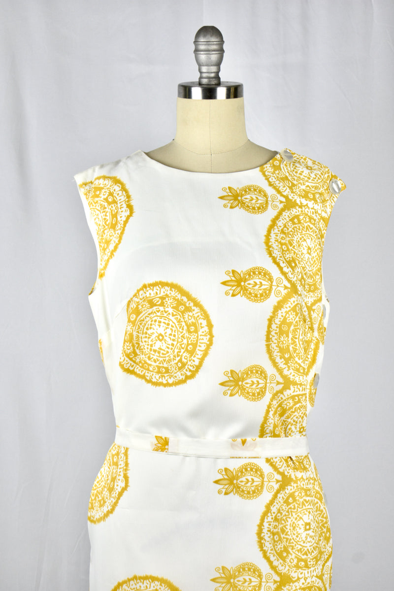 Vintage 1960s Henry Lee Gold/ White Sleeveless Shift Dress