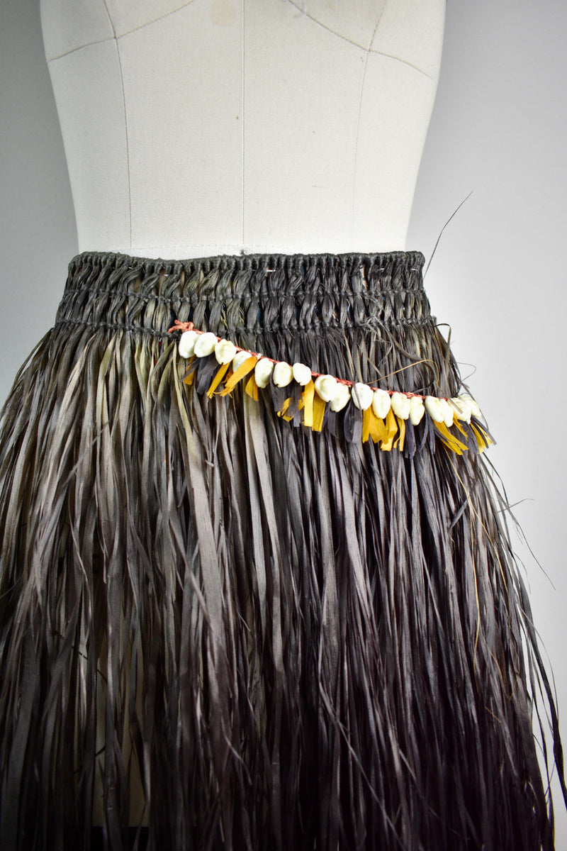 Vintage 1950s Handmade Dark Brown Hawaiian Grass Skirt – Vintage